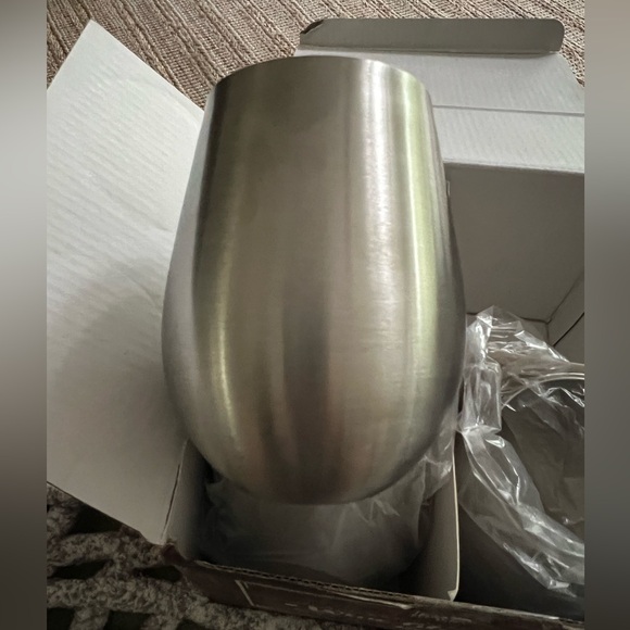 Set of four (4) Stainless Steel Stemless Wine Glasses (18 oz.) - Picture 5 of 5